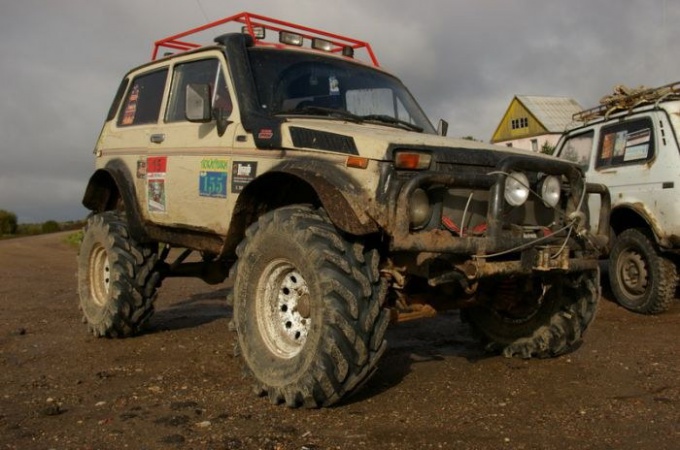 Comment choisir les roues et les pneus pour Niva