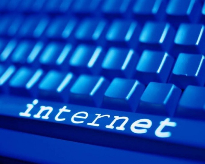 La communication sur Internet reste un moyen de communication populaire