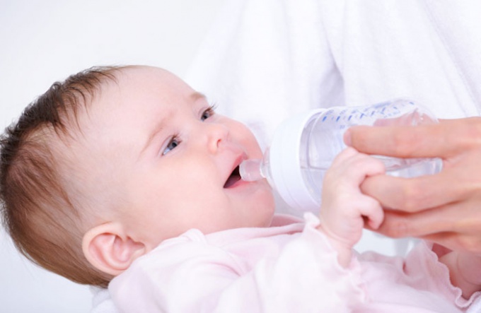 L'eau d'aneth pour les nouveau-nés