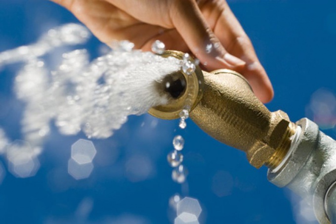 Combien de cubes d'eau sont inclus dans les tarifs sans mètre pour 1 personne