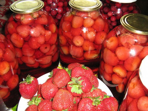 Compote de fraises avec menthe