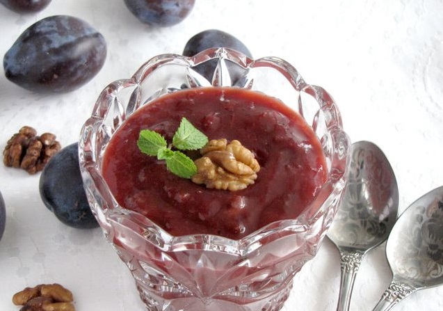 Confiture de prune et de banane aux noix