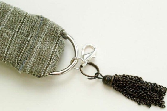 Comment faire un bracelet en tissu et strass