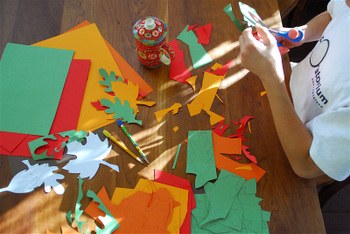 Comment faire une guirlande de feuilles de papier 