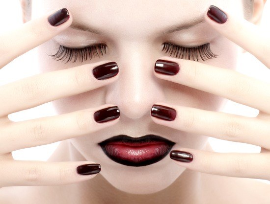 Comment choisir un vernis à ongles pour les ongles courts