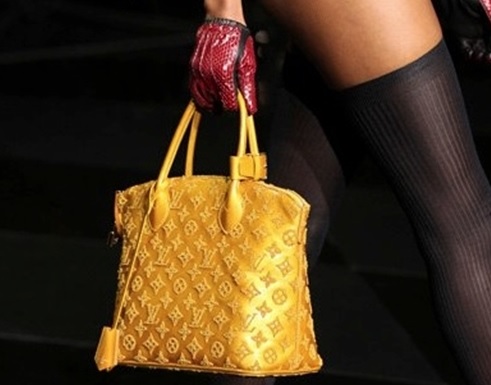 Sac de couleur jaune