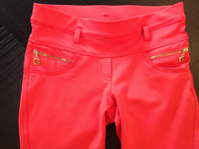 Que porter avec un pantalon en corail