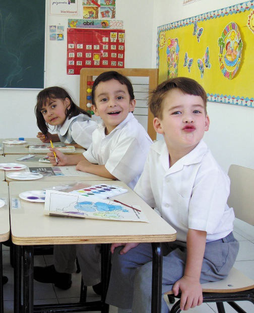 Il est préférable de faire des écoles avec des étudiants.