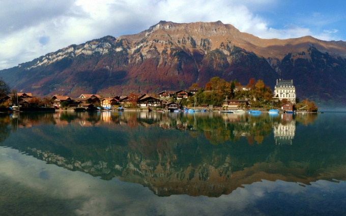 Berne et Genève sont les deux capitales de la Suisse